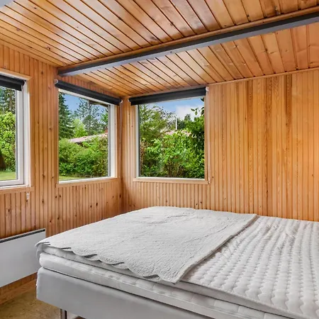 5 Bedroom Pet Friendly In Melby