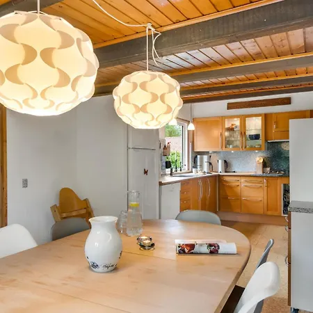 Feriehus 5 Bedroom Pet Friendly In *