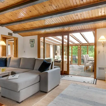 Nyaraló 5 Bedroom Pet Friendly In Melby
